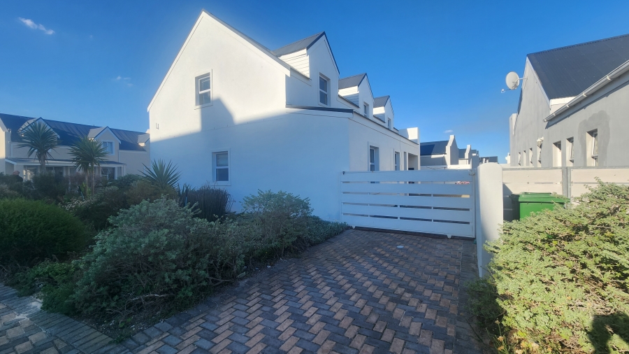 To Let 4 Bedroom Property for Rent in Westcliff Western Cape